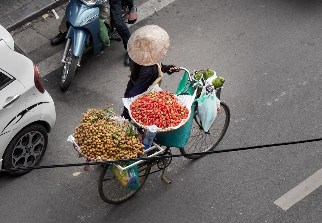 Woman selling fruits
